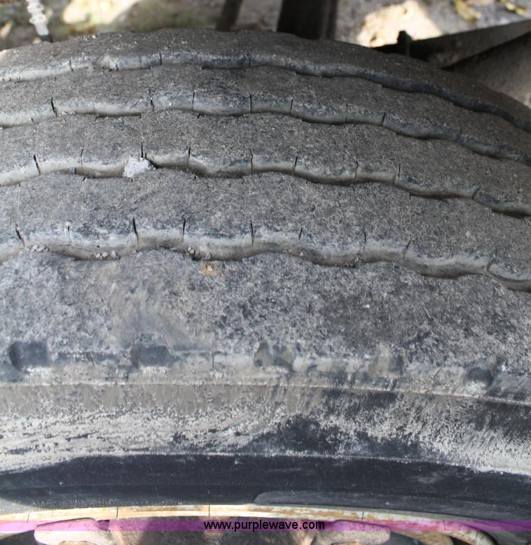 image for item 4824 1985 Ford LT8000 dump truck