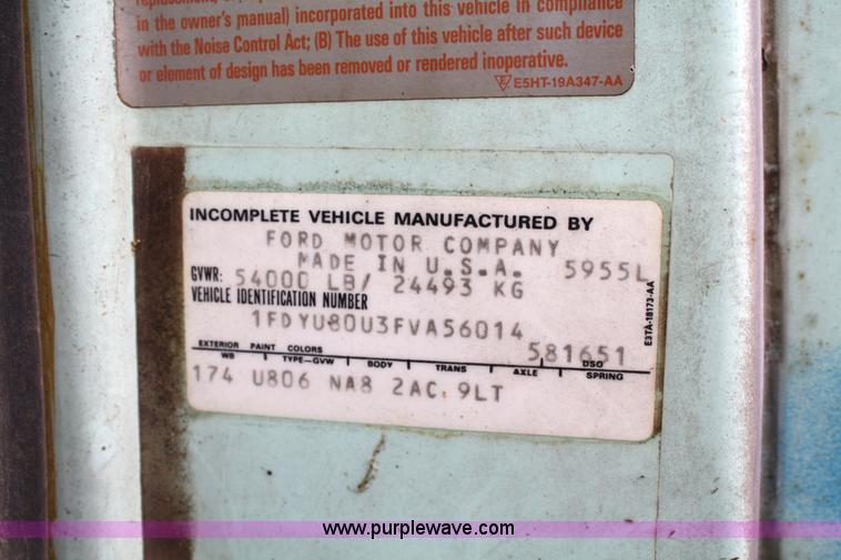 image for item 4824 1985 Ford LT8000 dump truck