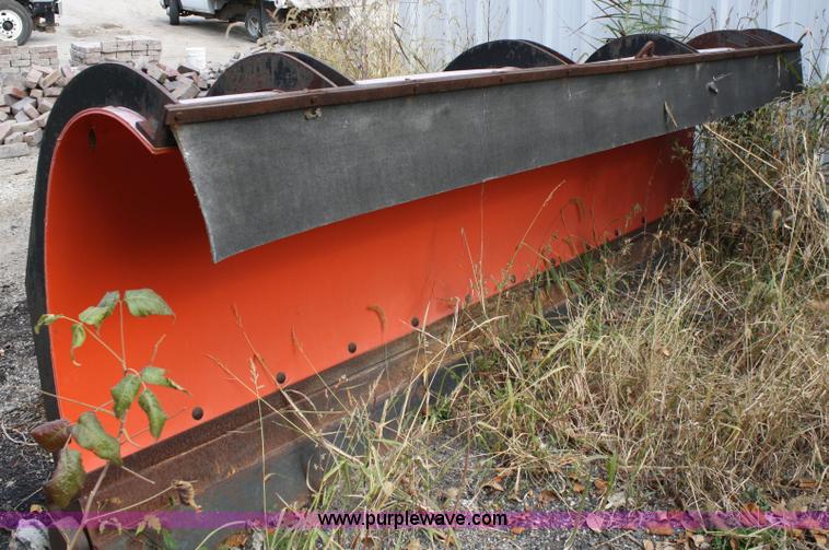 image for item 4824 1985 Ford LT8000 dump truck