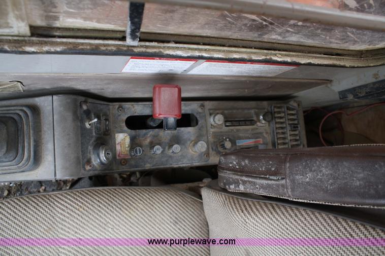 image for item 4854 1996 Hitachi EX270LC excavator