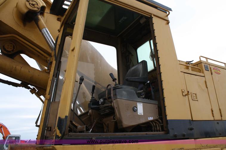 image for item 4859 1988 Caterpillar 245B excavator