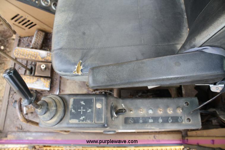 image for item 4859 1988 Caterpillar 245B excavator