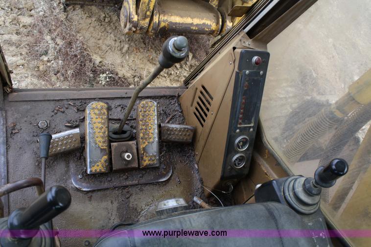 image for item 4859 1988 Caterpillar 245B excavator
