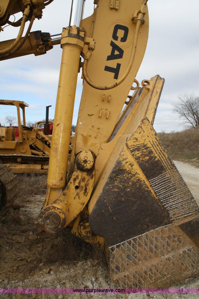 image for item 4859 1988 Caterpillar 245B excavator