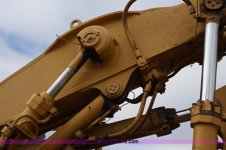 image for item 4859 1988 Caterpillar 245B excavator