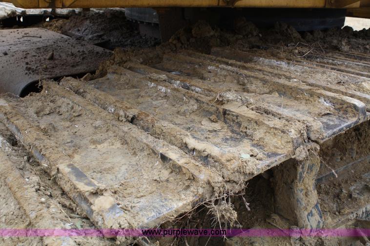 image for item 4859 1988 Caterpillar 245B excavator