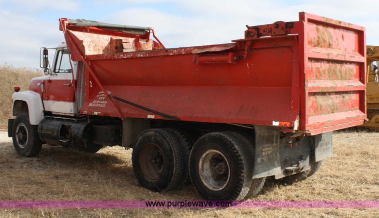 image for item 4862 1971 Ford 9000 dump truck