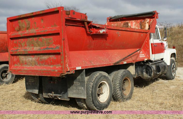 image for item 4862 1971 Ford 9000 dump truck