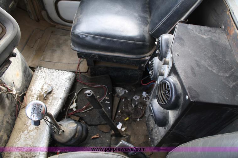 image for item 4862 1971 Ford 9000 dump truck