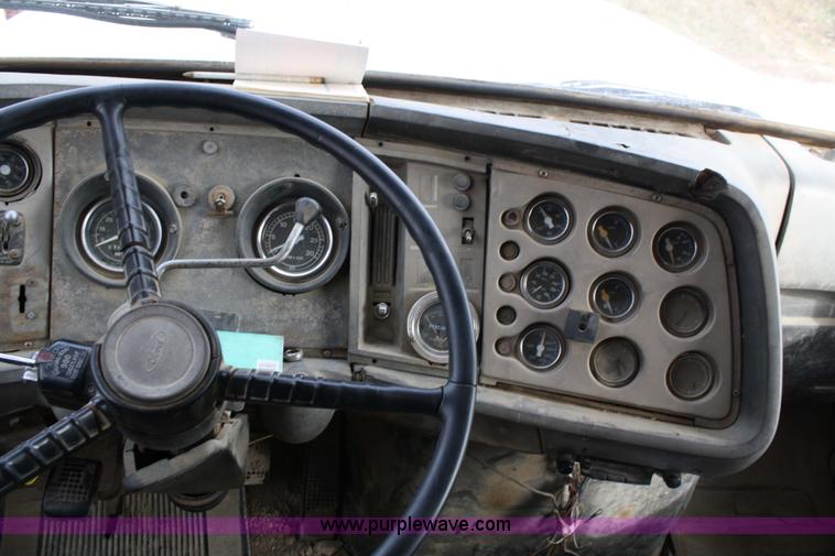 image for item 4862 1971 Ford 9000 dump truck