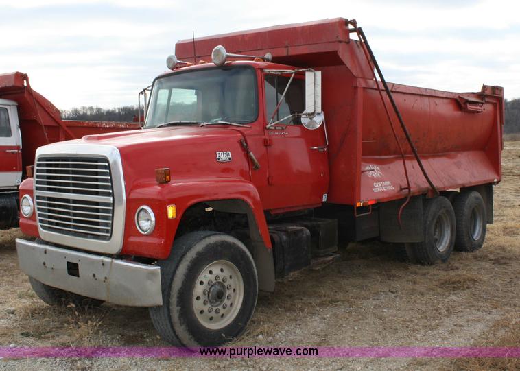 image for item 4863 1972 Ford 9000 dump truck