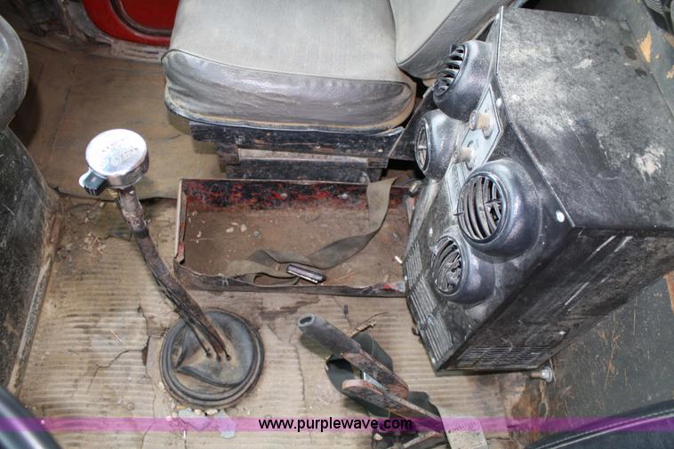 image for item 4863 1972 Ford 9000 dump truck