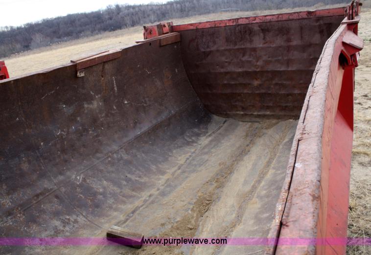 image for item 4863 1972 Ford 9000 dump truck