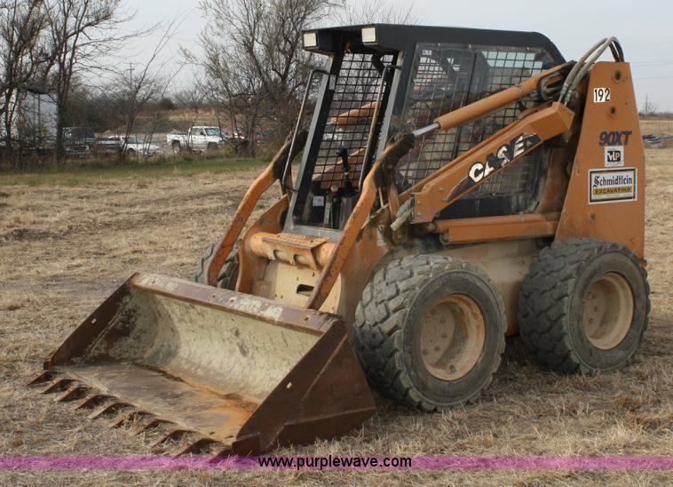 image for item 4887 2003 Case 90XT skid steer