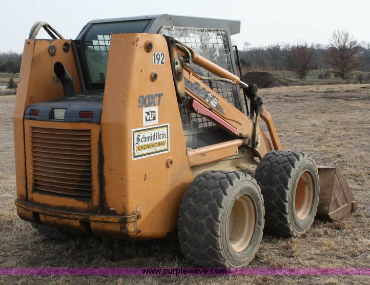 image for item 4887 2003 Case 90XT skid steer