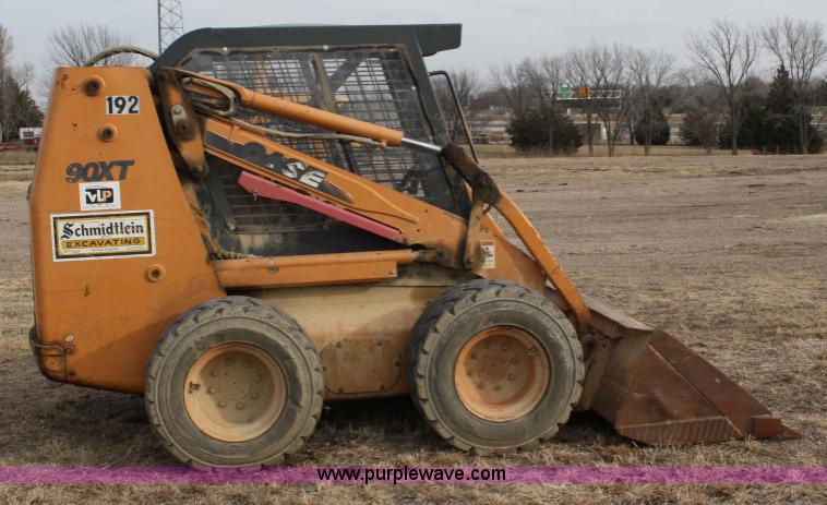 image for item 4887 2003 Case 90XT skid steer