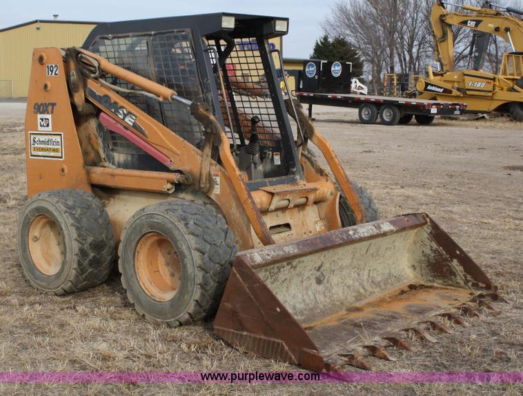 image for item 4887 2003 Case 90XT skid steer