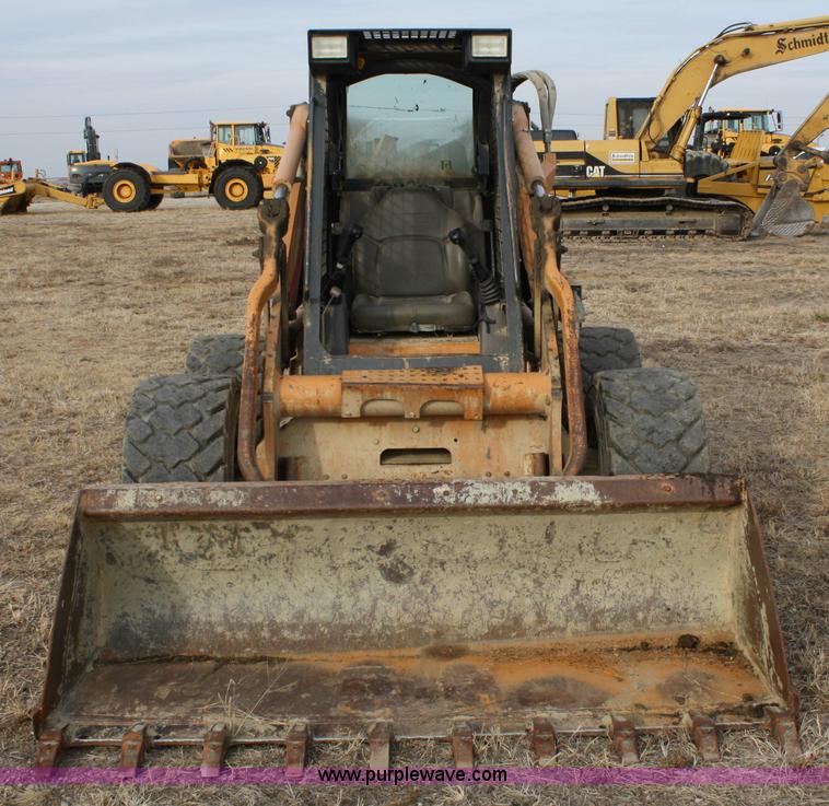 image for item 4887 2003 Case 90XT skid steer