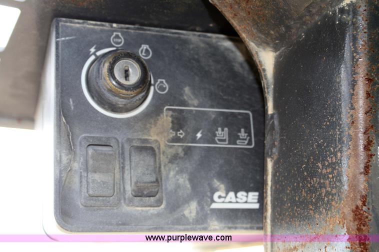 image for item 4887 2003 Case 90XT skid steer