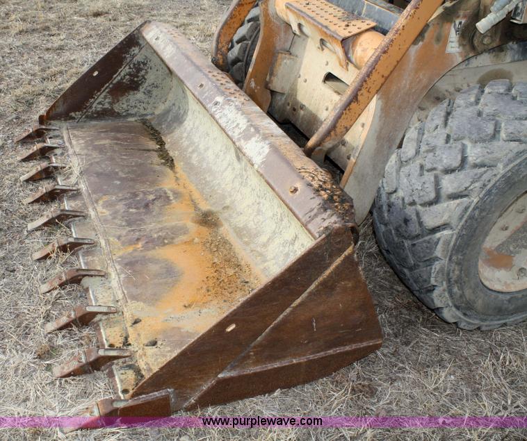 image for item 4887 2003 Case 90XT skid steer