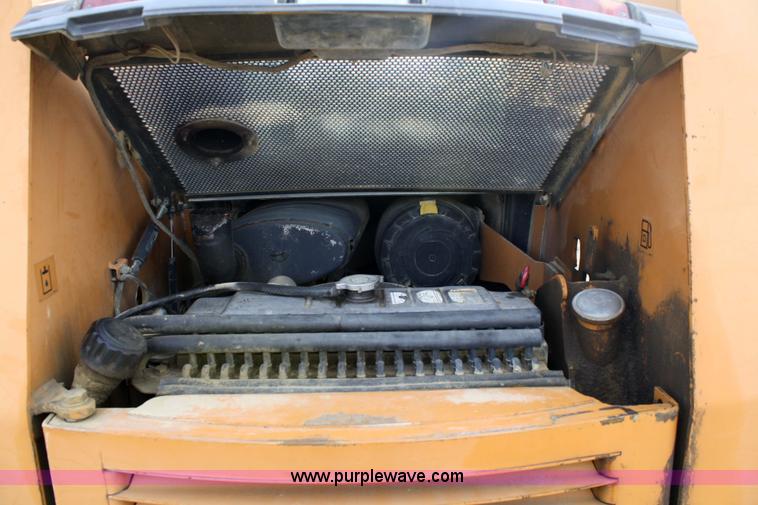 image for item 4887 2003 Case 90XT skid steer