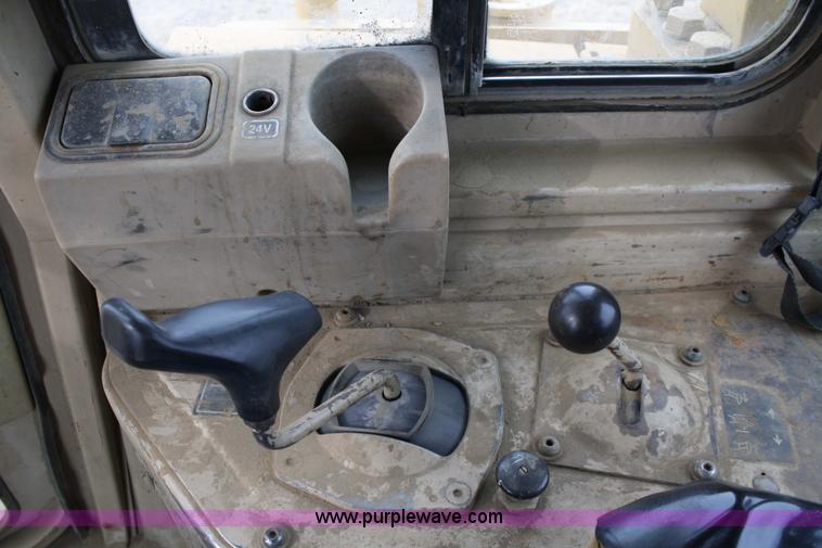 image for item 4905 1995 Caterpillar D6H XR dozer