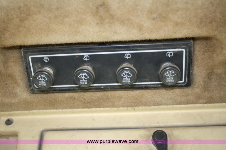 image for item 4905 1995 Caterpillar D6H XR dozer