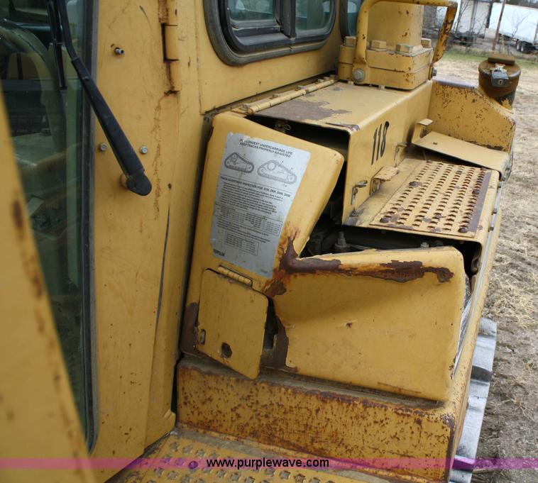 image for item 4905 1995 Caterpillar D6H XR dozer