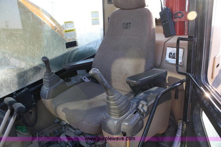 image for item 4906 2002 Caterpillar 330B hydraulic excavator