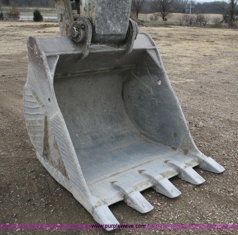 image for item 4906 2002 Caterpillar 330B hydraulic excavator