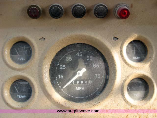 image for item 5297 1982 Ford LNT8000 dump truck