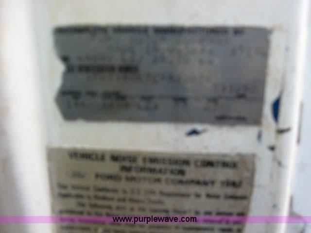 image for item 5297 1982 Ford LNT8000 dump truck