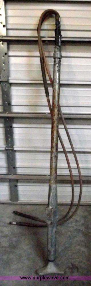 image for item 5447 Fairmont H4802 hydraulic tamper with hose whip