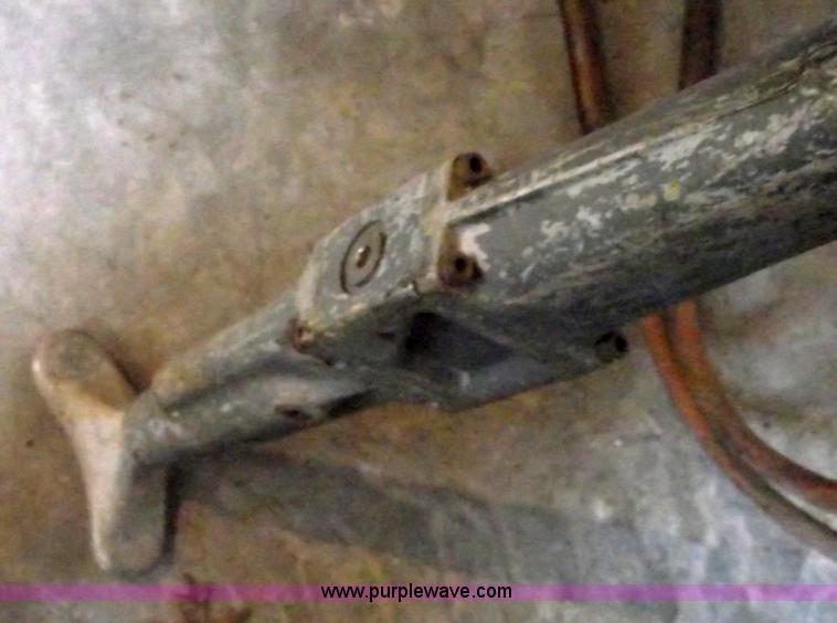 image for item 5447 Fairmont H4802 hydraulic tamper with hose whip