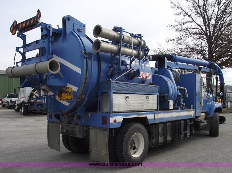 image for item 5595 2000 International Series 2554 Vac-Con truck