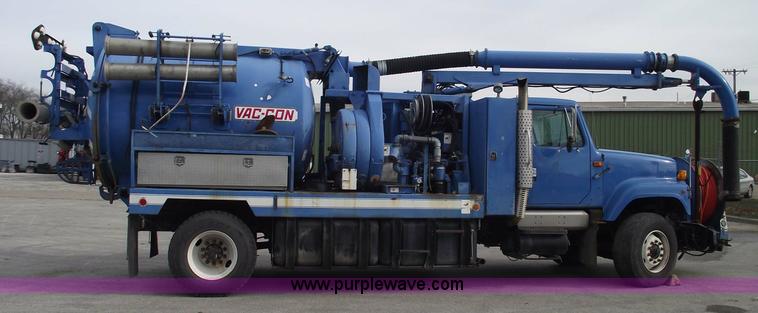 image for item 5595 2000 International Series 2554 Vac-Con truck