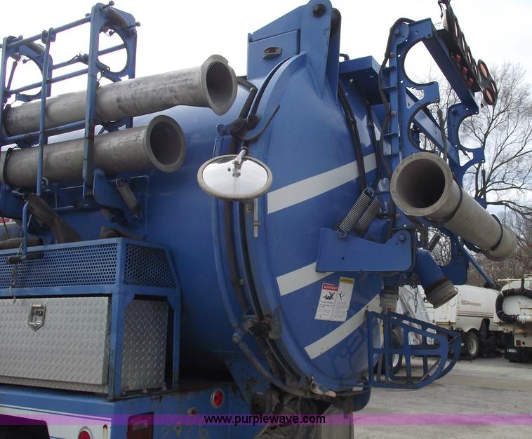 image for item 5595 2000 International Series 2554 Vac-Con truck