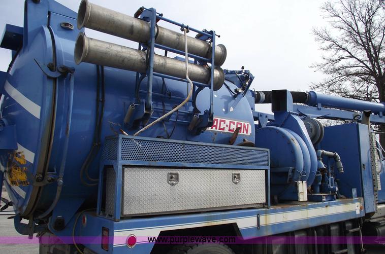 image for item 5595 2000 International Series 2554 Vac-Con truck