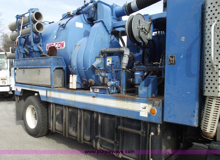 image for item 5595 2000 International Series 2554 Vac-Con truck
