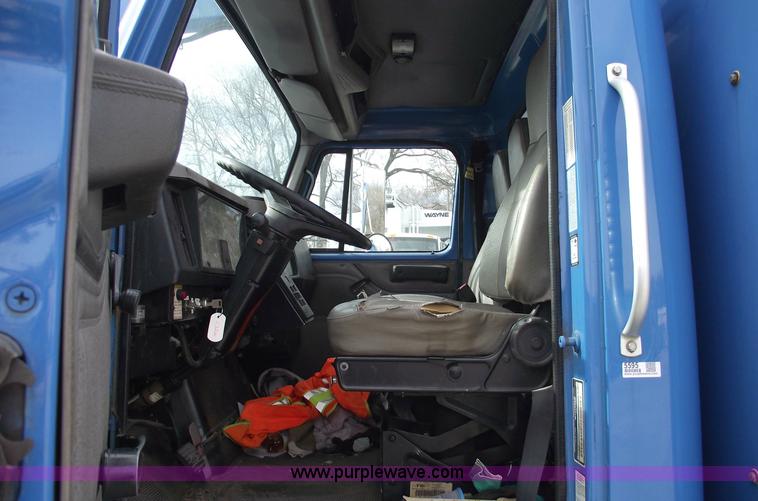 image for item 5595 2000 International Series 2554 Vac-Con truck