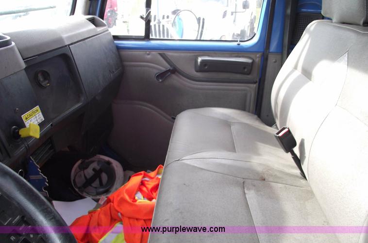 image for item 5595 2000 International Series 2554 Vac-Con truck