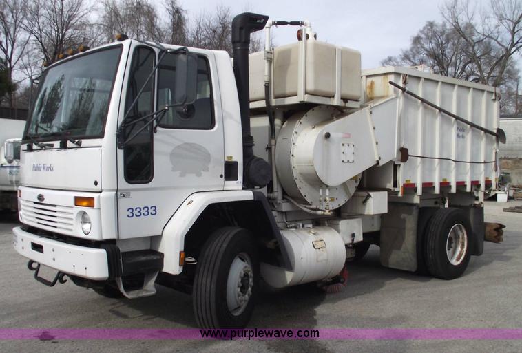 image for item 5596 1999 Sterling SC7000 Vac All air sweeper truck