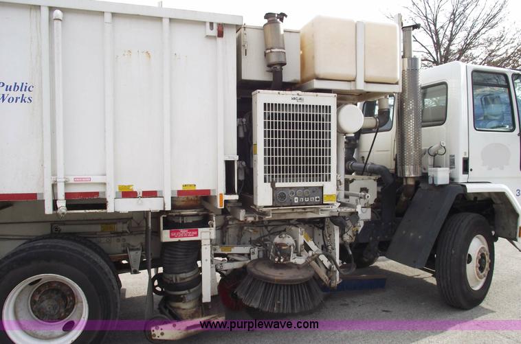 image for item 5596 1999 Sterling SC7000 Vac All air sweeper truck