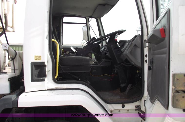 image for item 5596 1999 Sterling SC7000 Vac All air sweeper truck