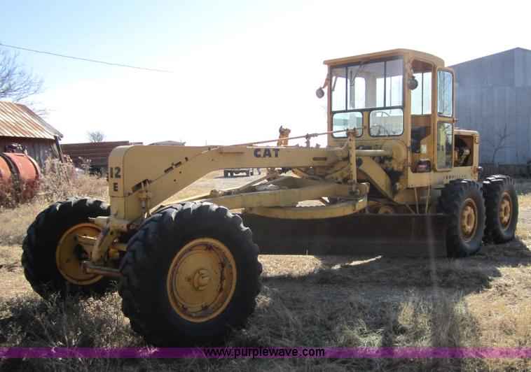 image for item 5603 1964 Caterpillar 12E motor grader