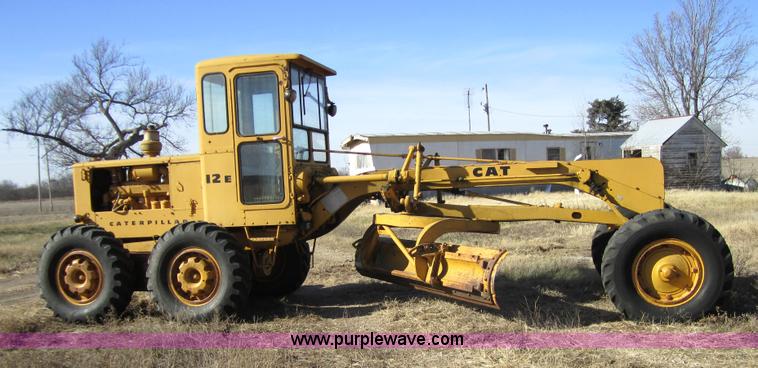 image for item 5603 1964 Caterpillar 12E motor grader