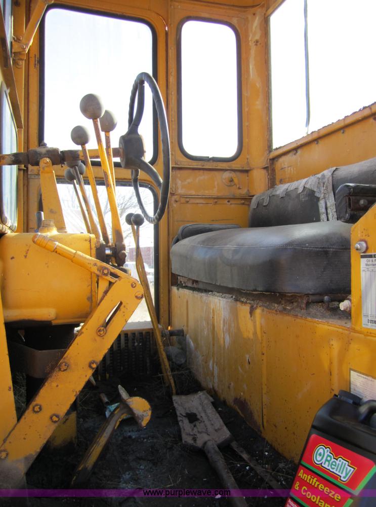 image for item 5603 1964 Caterpillar 12E motor grader