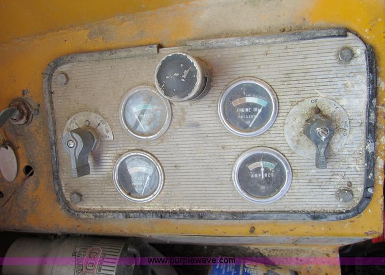 image for item 5603 1964 Caterpillar 12E motor grader