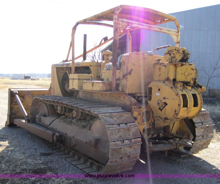 image for item 5606 Caterpillar D7 dozer