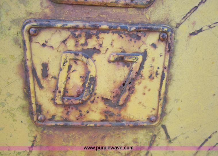image for item 5606 Caterpillar D7 dozer